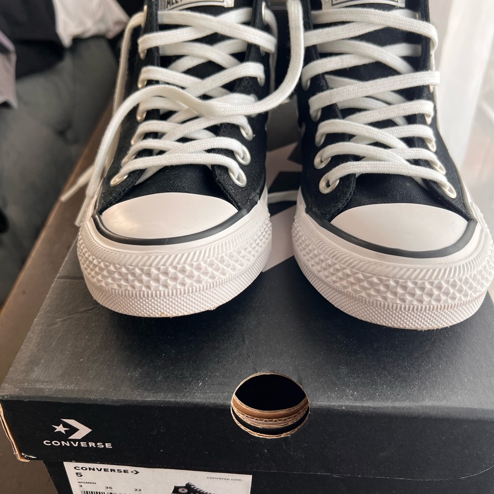 Converse Black and White Low Top Sneakers - Picture 5 of 7